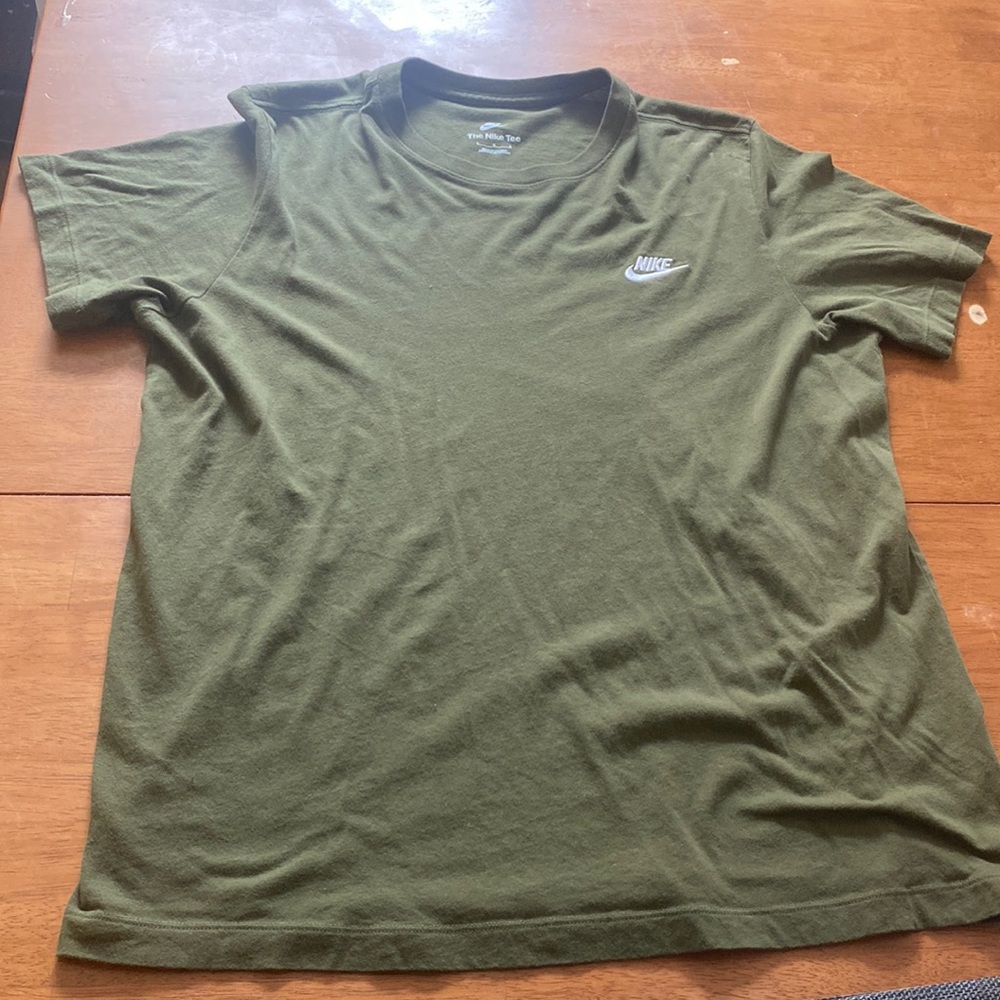 Dark Green, Nike T-Shirt, Short Sleeve, Large in Men.